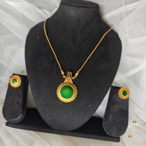 Regal Simplicity Meets Timeless Tradition