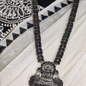 lakshmi haram black with pearl dropping