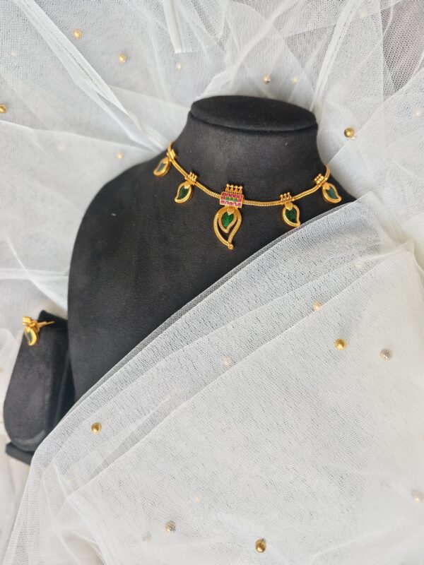 Maanga Maala Choker in elegant green - Image 2