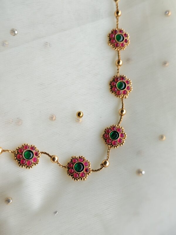 Bloom in Tradition Flower choker