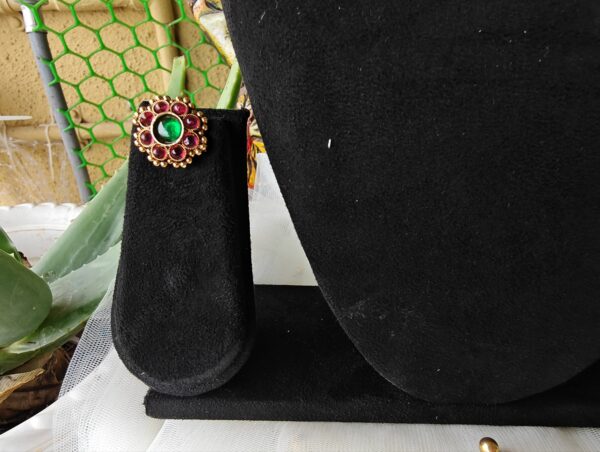 Bloom in Tradition Flower choker - Image 2