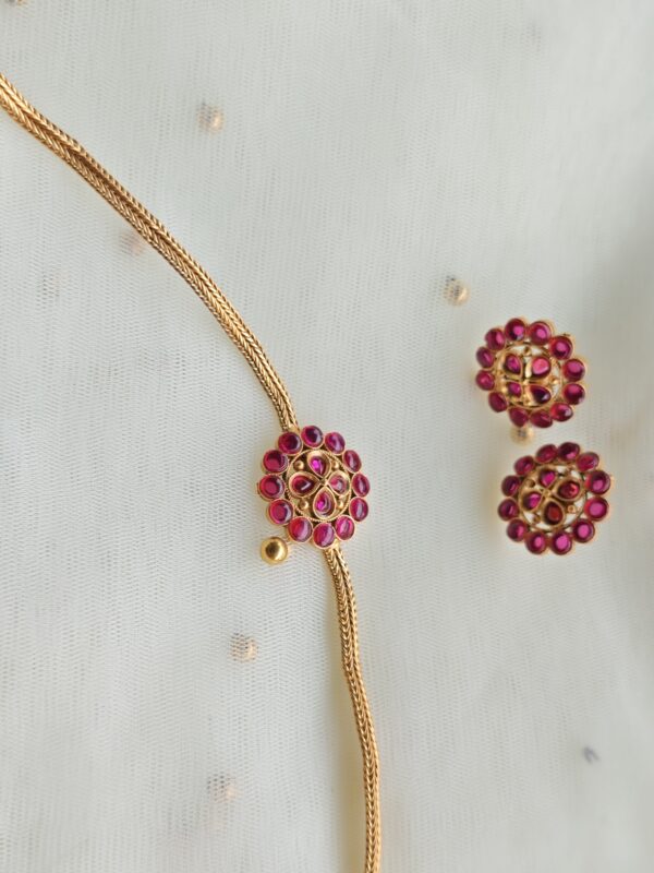 🌸 A Touch of Tradition, A Dash of Pink! 💕