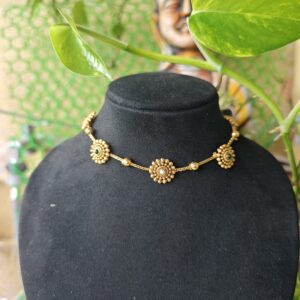 Bloom in Tradition choker