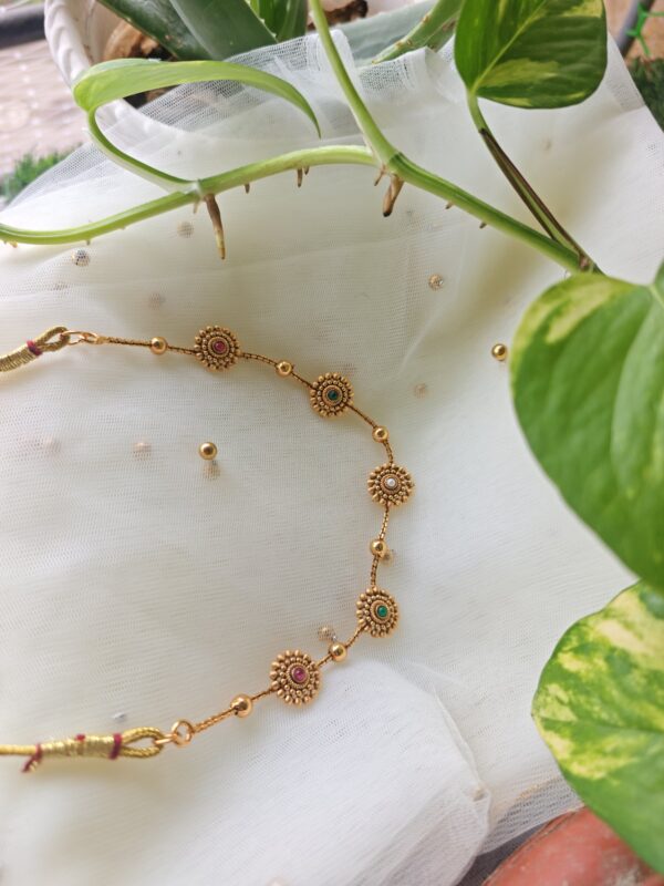 Bloom in Tradition choker - Image 3