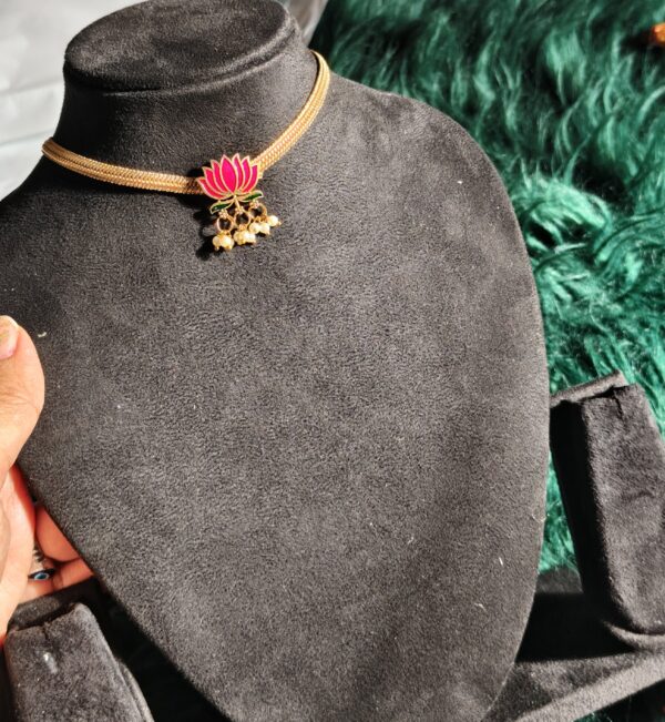 Lotus Choker Grace in Bloom