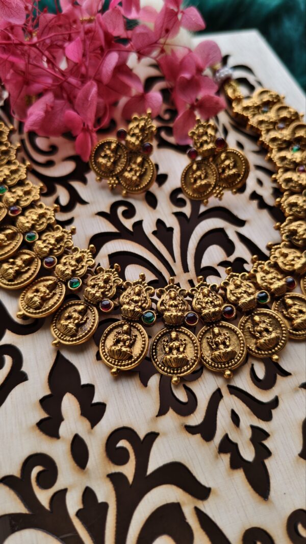 coin trending chocker - Image 4