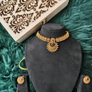 Antique charm meets festive elega