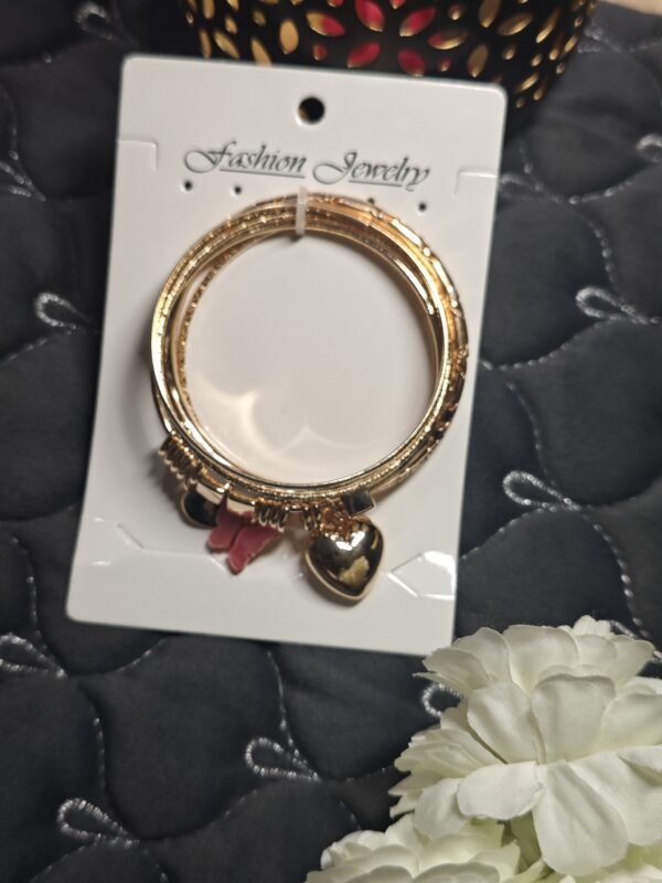 Love at First Clink! - Image 2
