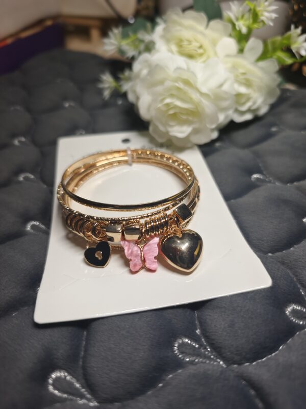 Love at First Clink!