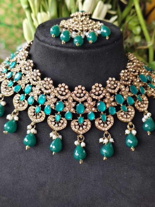 Emerald Grace – For the Queen in You - Image 2