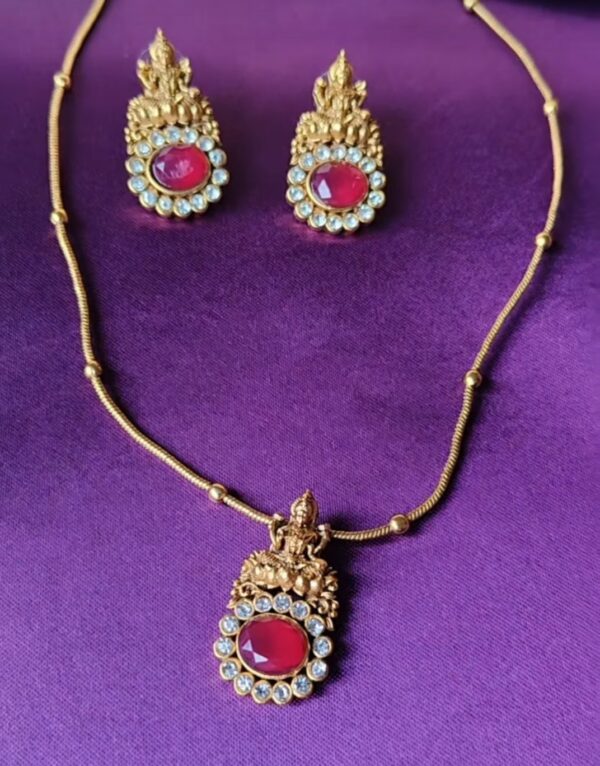 lakshmi pendent with stone
