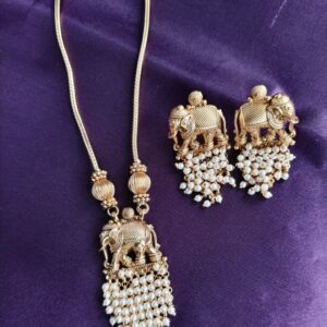 Elephant pendent with pearl drops premium