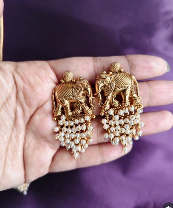 Elephant pendent with pearl drops premium - Image 2