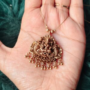 Lakhmi pendent invisible chains